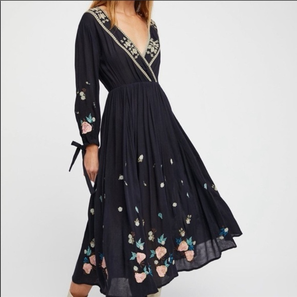 Free People Enchanted Forest Black Embroidered Floral Boho Midi Dress Size Small - Picture 2 of 16
